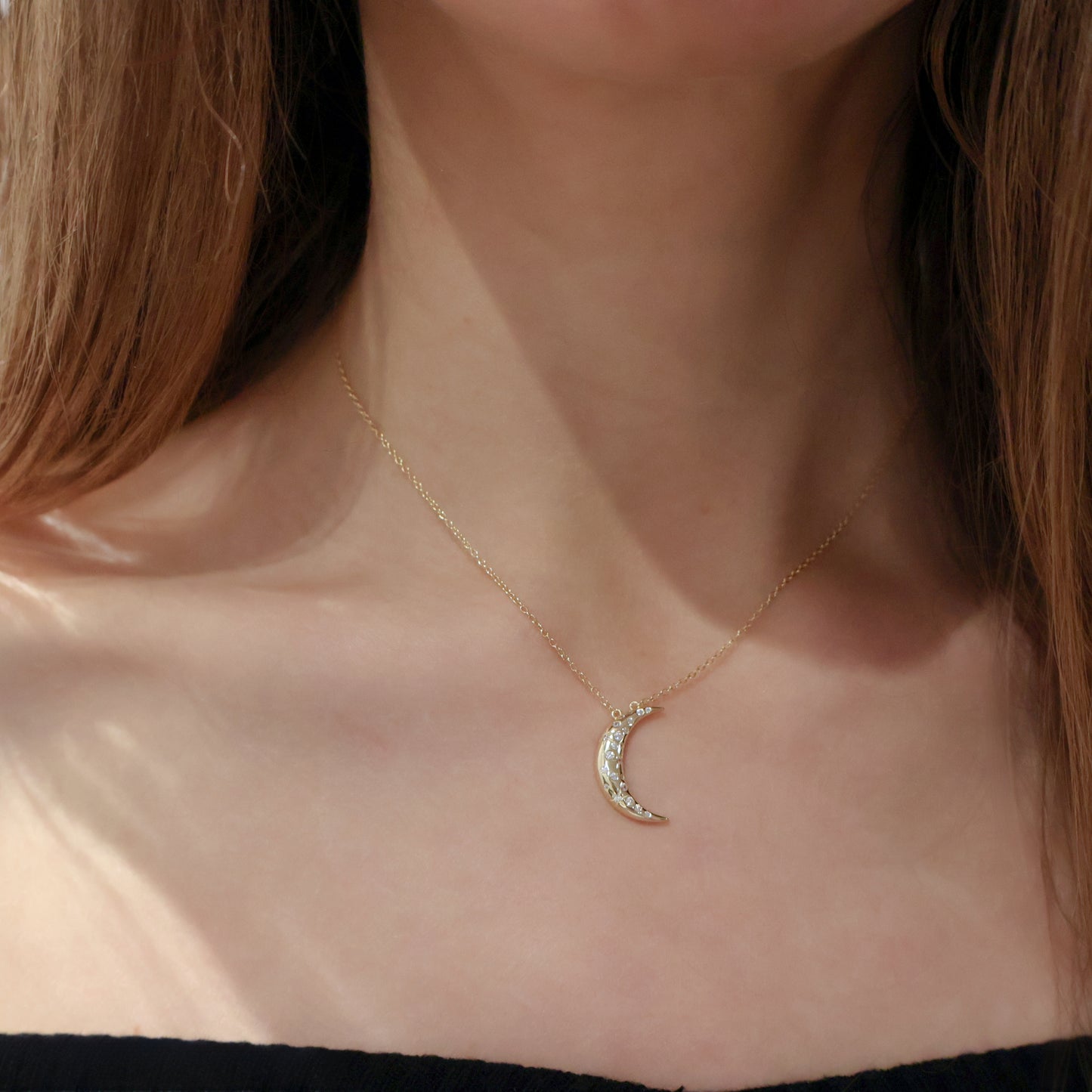 Aurélie Moon Necklace with Diamond in Gold
