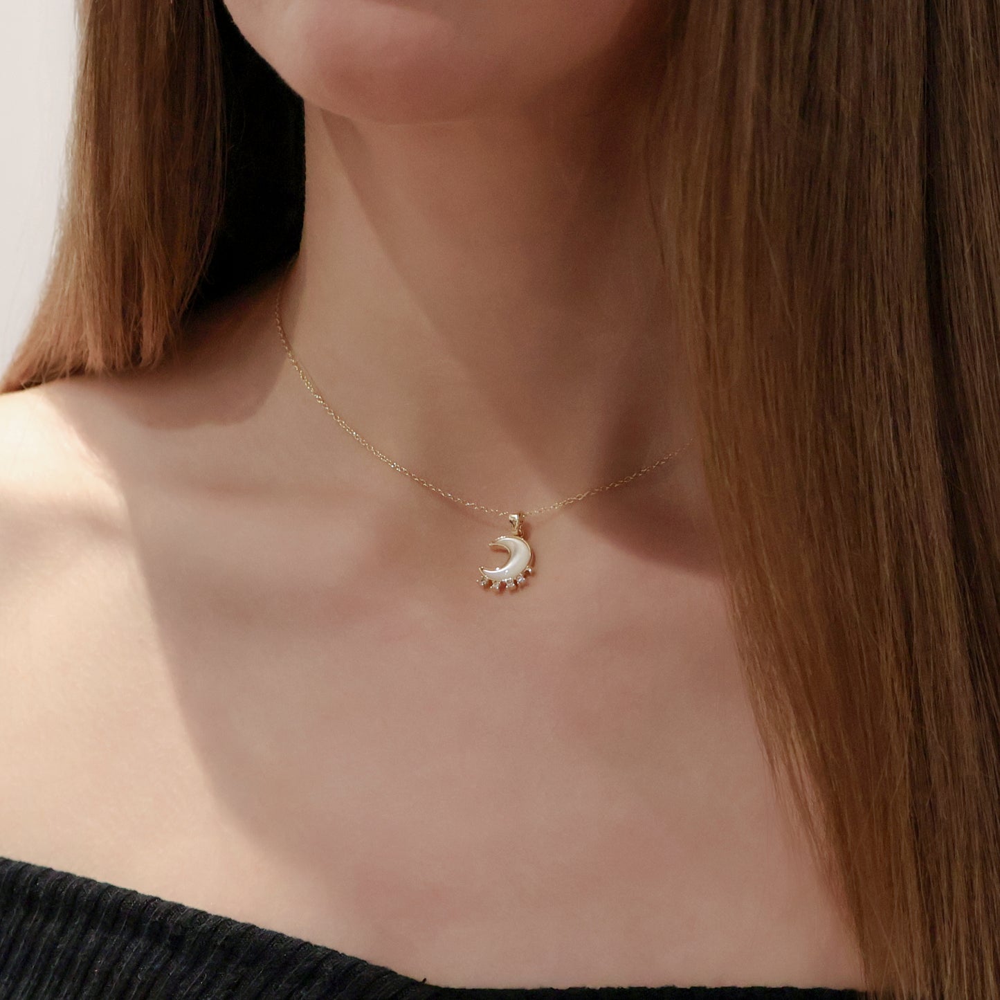Luna Mother of Pearl Necklace in Gold