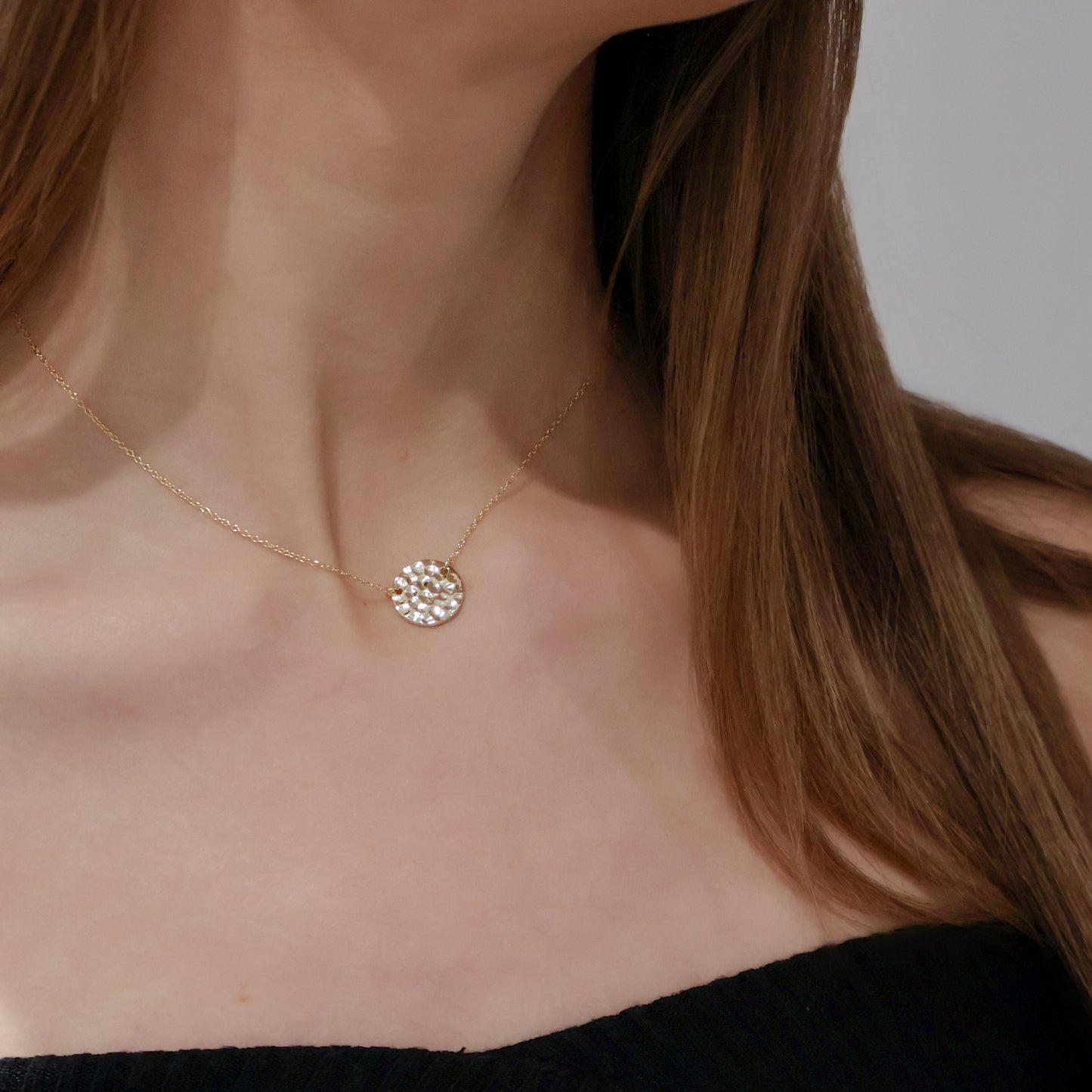 Serene Disc Pendant Necklace in Gold