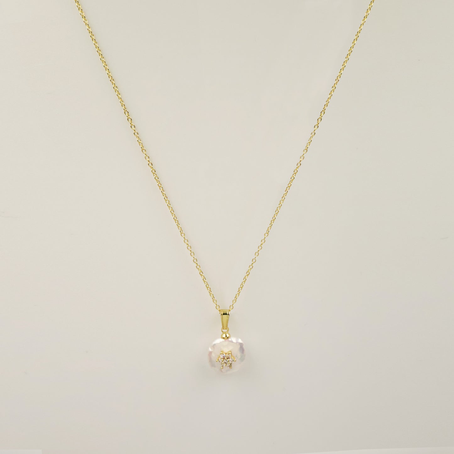Freshwater Pearl with Diamond Étoile Necklace in Gold